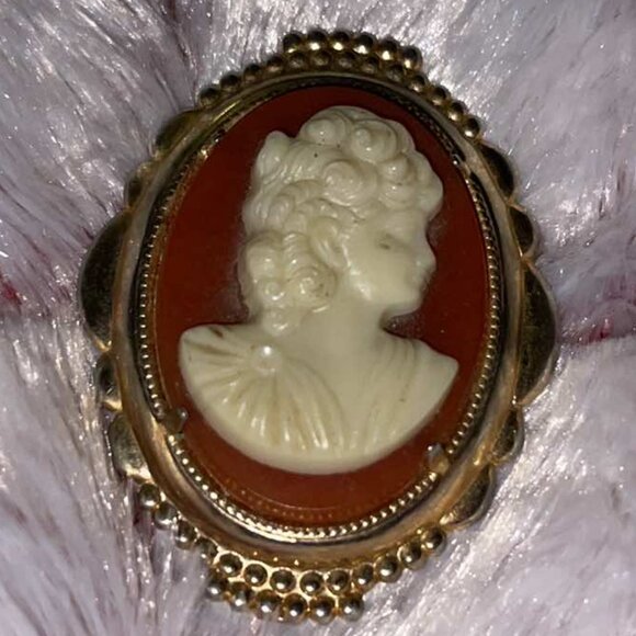 Vintage Cameo - Picture 1 of 2